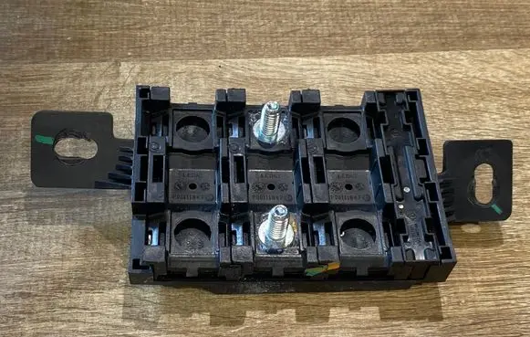 Jaguar F-Pace Current control relay M8A214516DB 2106010501 2022164166
