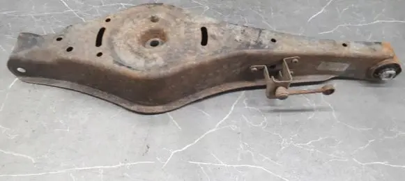 Volkswagen Golf V Rear control arm