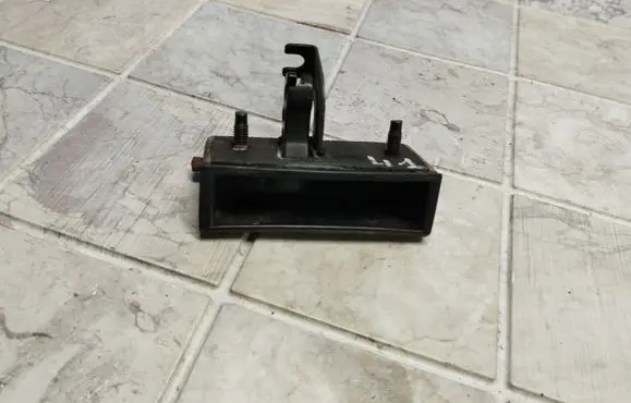 Nissan X-Trail T30 Loading door exterior handle 