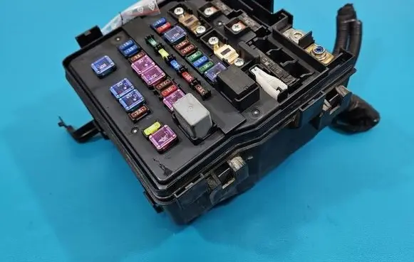 Honda CR-V Fuse box set 25SWYE02 IMPRK1579591