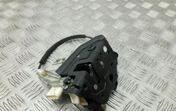 Audi A4 S4 B8 8K Rear door lock 8K0839016C