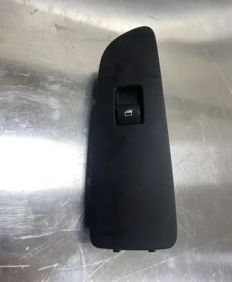BMW 1 E81 E87 Electric window control switch 15939966