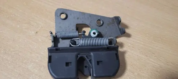 BMW 5 E60 E61 Seat back rest lock catch 52207112863