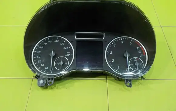Mercedes-Benz A W176 Speedometer (instrument cluster) 0263700117 ZP15