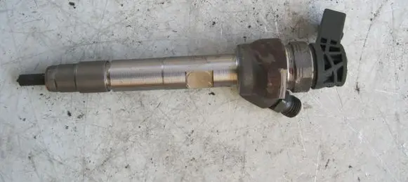 BMW 5 G30 G31 Fuel injector 8514148