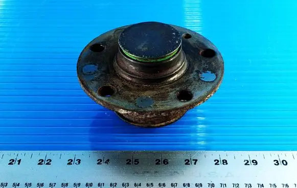 Volkswagen Golf V Rear wheel hub spindle/knuckle HC7 249C HC7249C