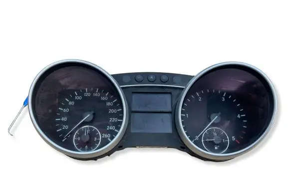 Mercedes-Benz ML W164 Speedometer (instrument cluster) A2C53168071