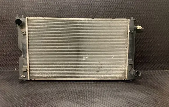 Ford Focus C-MAX Coolant radiator 3M5H8005TL 15DEC200509