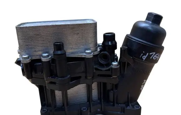 BMW 5 F10 F11 Oil filter mounting bracket 8510856 70510184 70379327