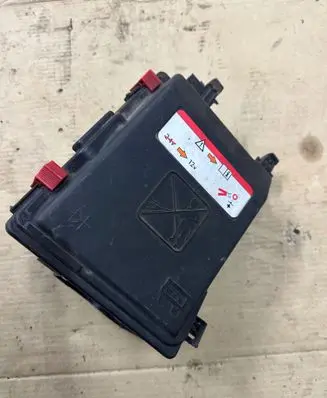 Peugeot 308 Fuse box cover 9804681880