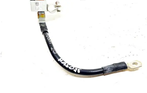 Volkswagen PASSAT B8 Positive cable (battery) 3Q0915181B