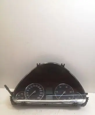 Mercedes-Benz C W203 Speedometer (instrument cluster) 2035404947 A2035404947 2035401148