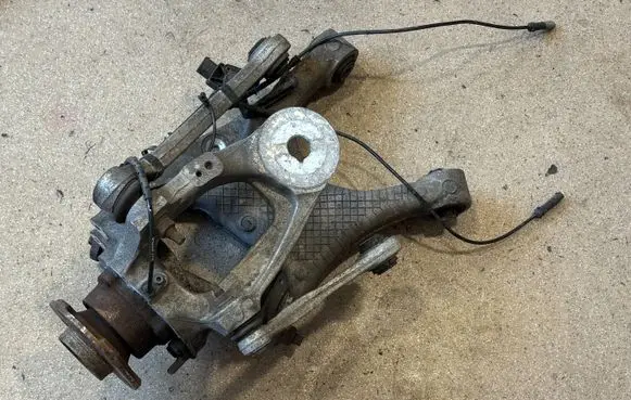 BMW X6 E71 Rear wheel hub spindle/knuckle 6770984 6770954