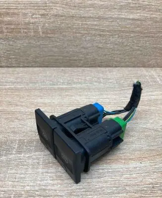 Ford Mondeo Mk III Windscreen/window heater switch 1S7T18K574AA WithPlug