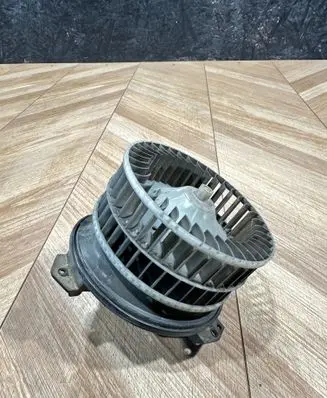Chrysler Pacifica Heater fan/blower AY1661000346 70113