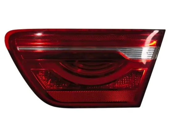 Tailgate rear/tail lights