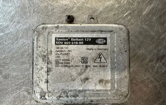 Nissan Qashqai Headlight ballast module Xenon 5DV009610