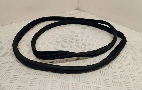Mercedes-Benz ML W164 Rear door rubber seal (on body)