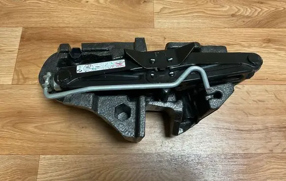 Renault Megane III Tool set 995040009R 206045
