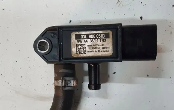 Audi A4 S4 B9 8W Exhaust gas pressure sensor 03L906051D