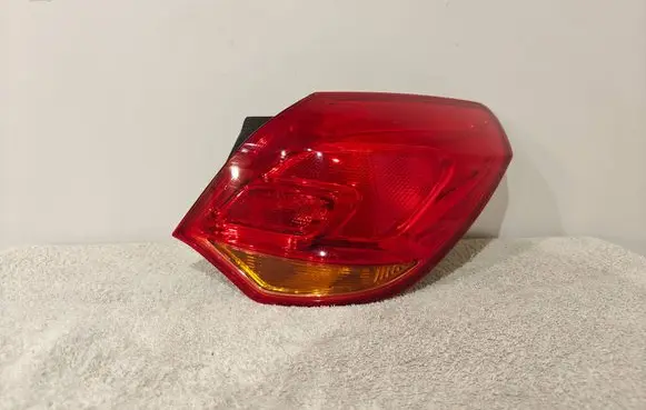 Opel Astra J Rear/tail lights 1090098