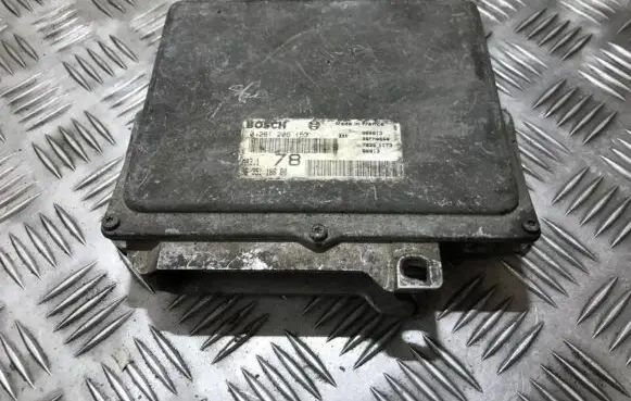 Peugeot 106 Engine control unit/module 0261206153 9635116680