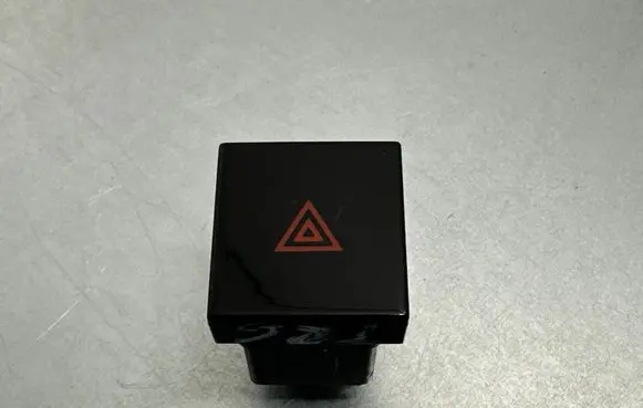 Volkswagen Touareg III Hazard light switch 761953509A