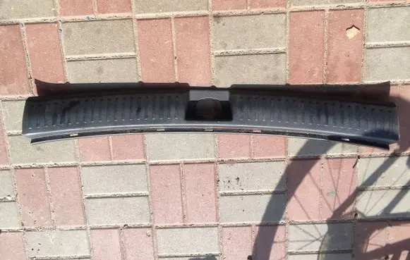 Trunk/boot sill cover protection