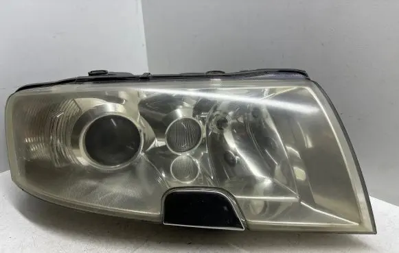 Skoda Superb B5 (3U) Headlight/headlamp 24674600R