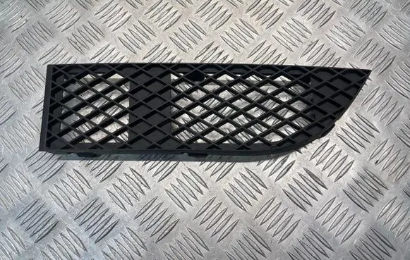 BMW 7 E65 E66 Front bumper lower grill 51117135563 72758411