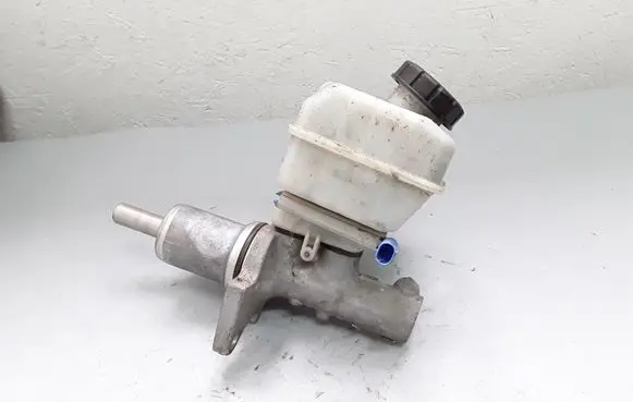 Mercedes-Benz Sprinter W906 Master brake cylinder A0024315202