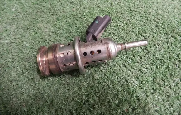 Peugeot Partner III AdBlue injector 9813930180