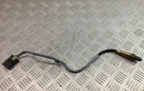 BMW 4 F32 F33 Lambda probe sensor 7589122 0258010418