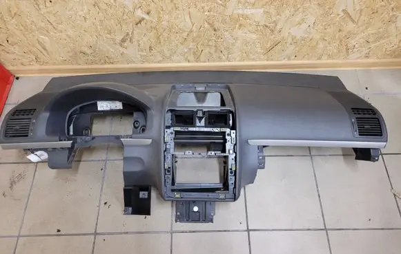 Volkswagen Touran I Dashboard 1T1857001