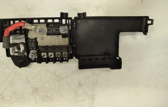 Chevrolet Cruze Fuse module 9696422706