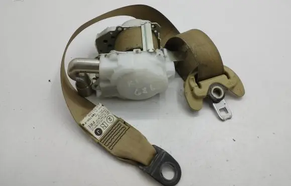 Lexus IS 220D-250-350 Front seatbelt 7M8750P 511326