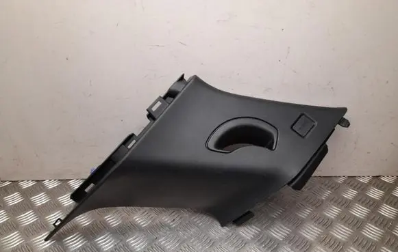 Land Rover Discovery Sport (C) pillar trim FK72519A96B