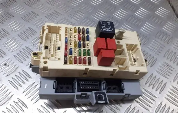 Fiat Stilo Fuse box set 46797609