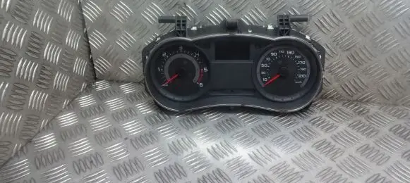 Renault Clio III Tachometer 8200582702