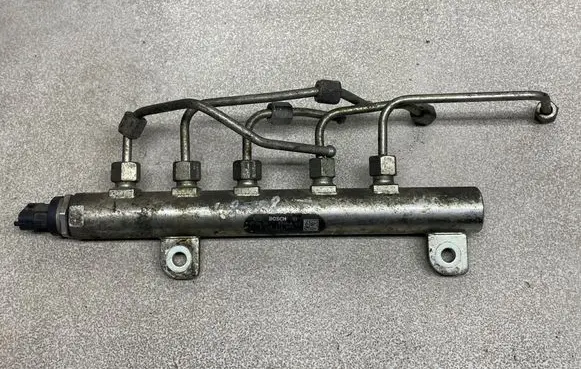 Opel Zafira B Fuel main line pipe 55209572