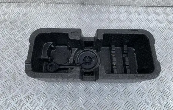 KIA Picanto Spare wheel section trim 