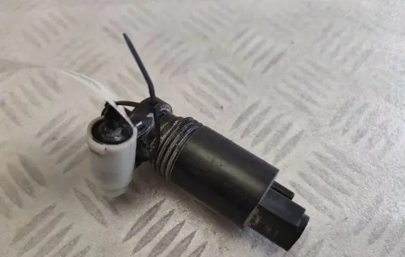 Mercedes-Benz S C217 Windscreen/windshield washer pump 1017634