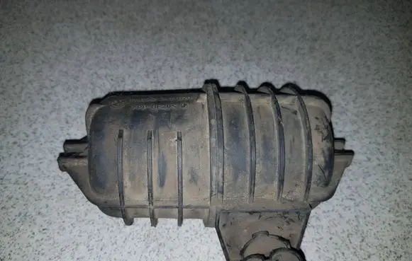 BMW 5 E39 Vacuum air tank 11652247620