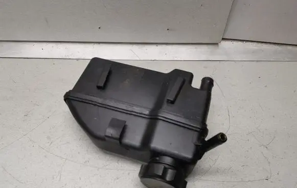 Volvo XC70 Power steering fluid tank/reservoir 8649720