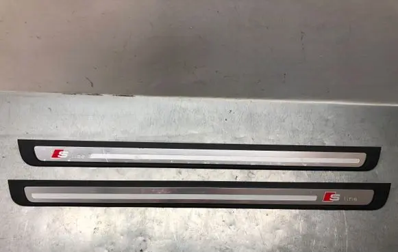 Audi A5 8T 8F sill trim set (inner) 8T0853373