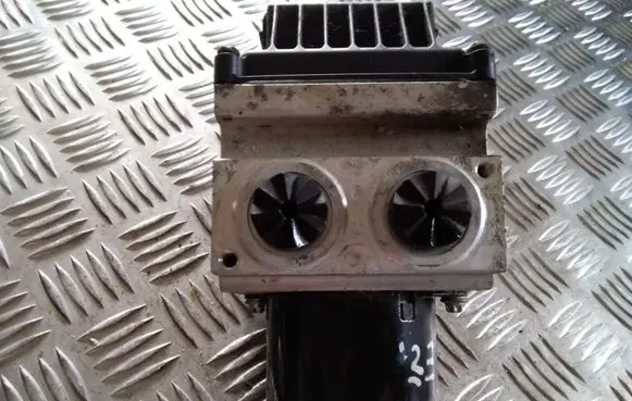 Volkswagen PASSAT B6 ABS Pump 3C0614095P 16027201 S118676023D