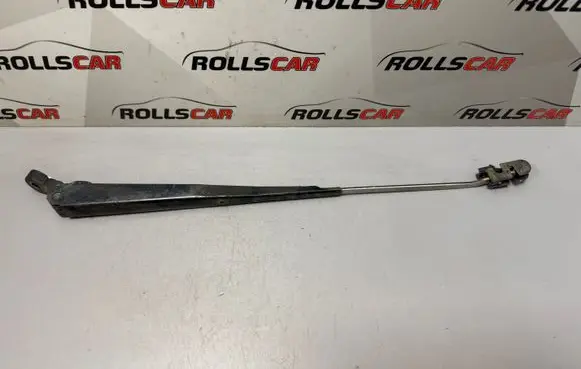 Mitsubishi L300 Front wiper blade arm 