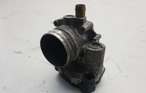 BMW 2 F22 F23 Throttle valve 7588625 A2C83786800 2612414734