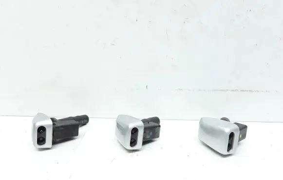 Volvo V40 Windshield washer spray nozzle 
