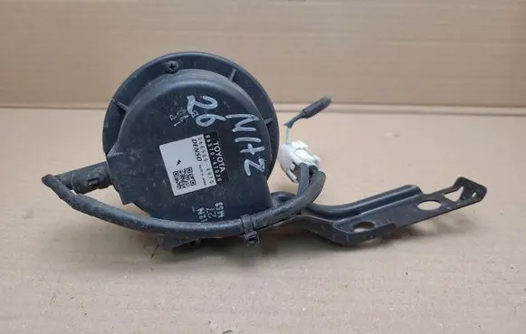 Toyota Prius+ (ZVW40) Horn signal 8657047020
